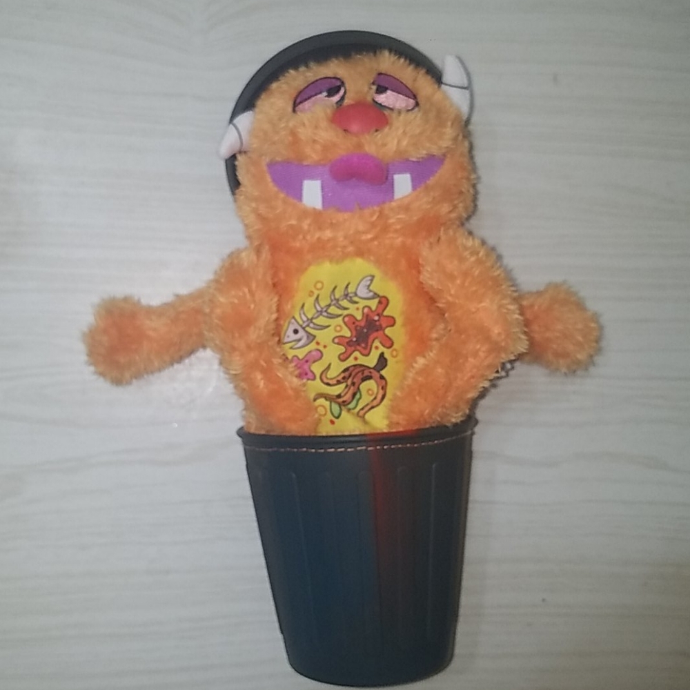 2011 Stinky Little Trash Monster Action Toy